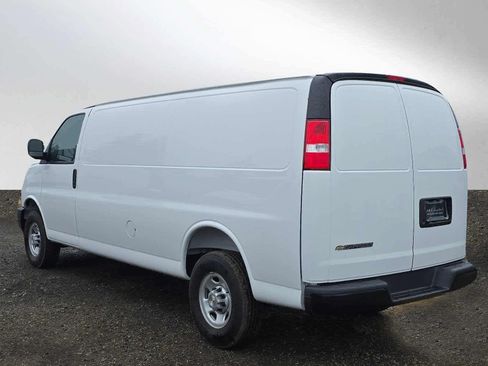 Used 2025 Chevrolet Express 2500 Extended w/ Driver Convenience Package RWD image 4