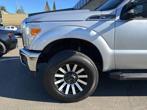 Used 2011 Ford F350 XLT w/ FX4 4X4 Off-Road Pkg image 9