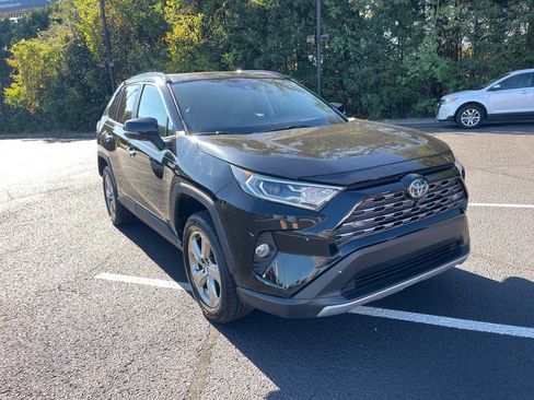 Used 2020 Toyota RAV4 Limited image 1