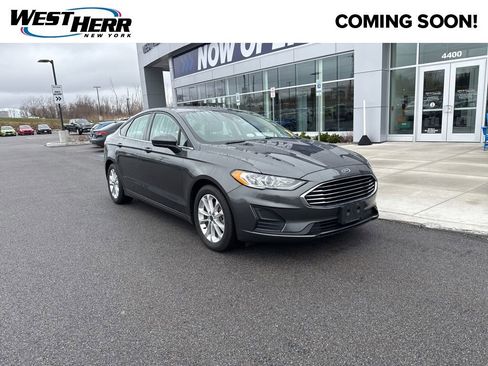 Used 2019 Ford Fusion SE image 1