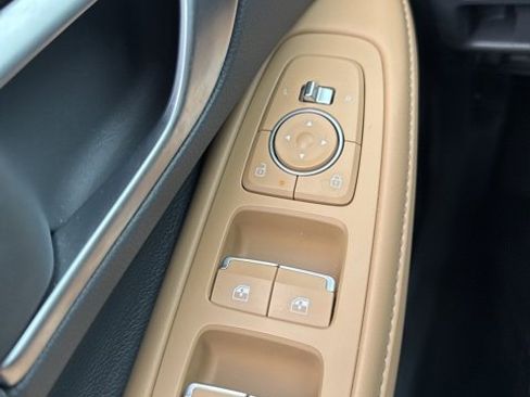 Used 2025 Hyundai Sonata Limited image 20