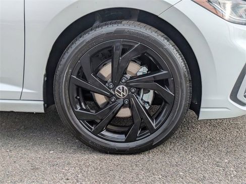 New 2026 Volkswagen Jetta SE image 11