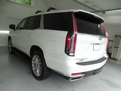 Certified 2022 Cadillac Escalade Premium Luxury AWD/4WD image 22