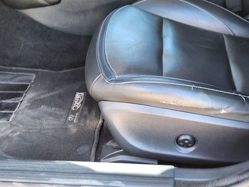 Used 2017 INFINITI QX30 Premium w/ Technology Package image 8