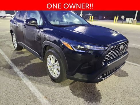 Used 2023 Toyota Corolla Cross LE w/ Moonroof Package AWD/4WD image 3