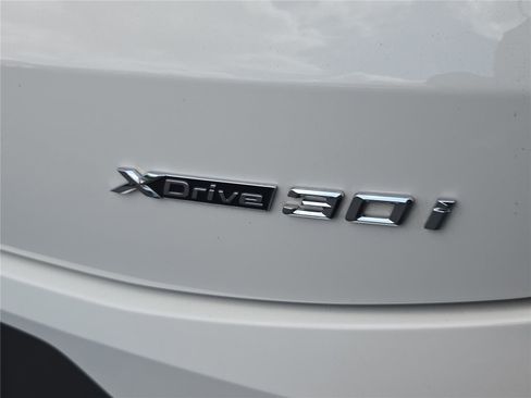 Used 2025 BMW X4 xDrive30i w/ Premium Package AWD/4WD image 5