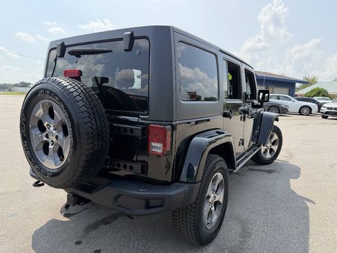 Used 2018 Jeep Wrangler Unlimited Sahara w/ Dual Top Group AWD/4WD image 7
