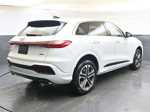 Used 2025 Audi Q5 Premium Plus w/ Premium Plus AWD/4WD image 5