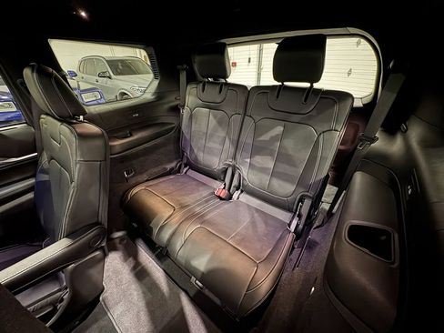 Used 2024 Jeep Grand Cherokee L Overland w/ Luxury Tech Group IV image 51