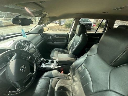 Used 2016 Buick Enclave Leather image 3