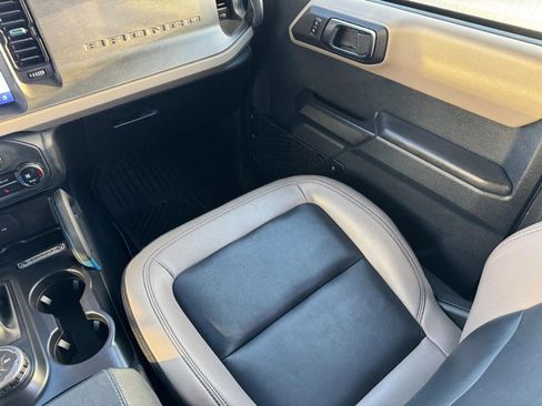 Used 2024 Ford Bronco Wildtrak image 15