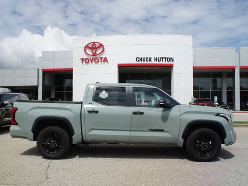Used 2024 Toyota Tundra SR5 w/ SR5 Convenience Package AWD/4WD image 1