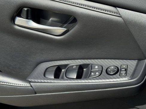 Used 2025 Nissan Sentra SV w/ All-Weather Package FWD image 26