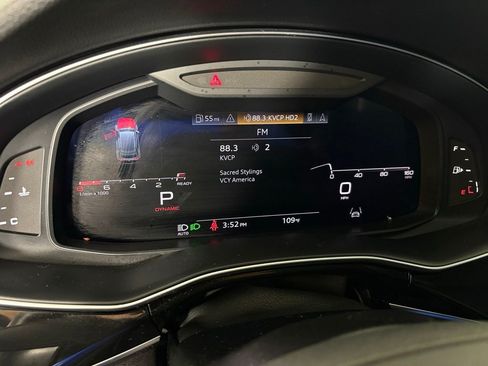 Used 2023 Audi Q8 Premium AWD/4WD image 23