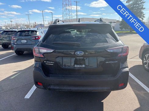 Used 2025 Subaru Outback Premium image 4