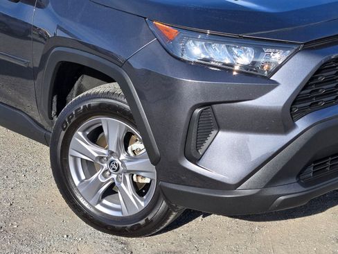 Used 2022 Toyota RAV4 LE image 9