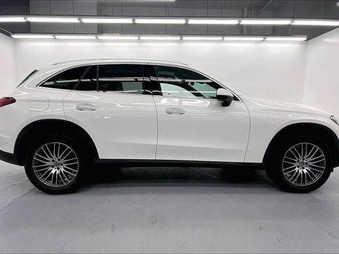 New 2026 Mercedes-Benz GLC 300 image 9