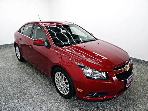Used 2011 Chevrolet Cruze Eco image 3