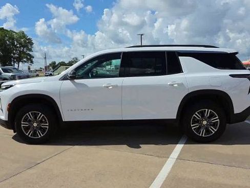 Certified 2026 Chevrolet Traverse LT FWD image 5