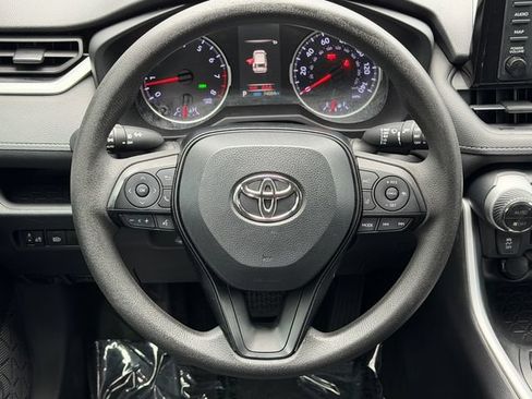 Used 2021 Toyota RAV4 XLE AWD/4WD image 16