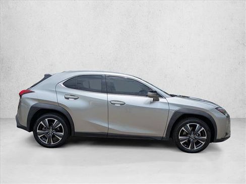 Used 2021 Lexus UX 200 w/ Premium Package FWD image 4