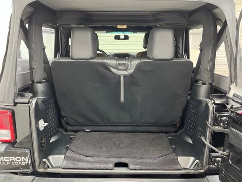 Used 2018 Jeep Wrangler Sport AWD/4WD image 22