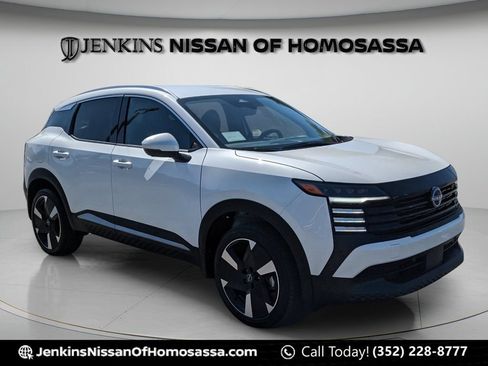 Certified 2025 Nissan Kicks SR AWD/4WD image 11