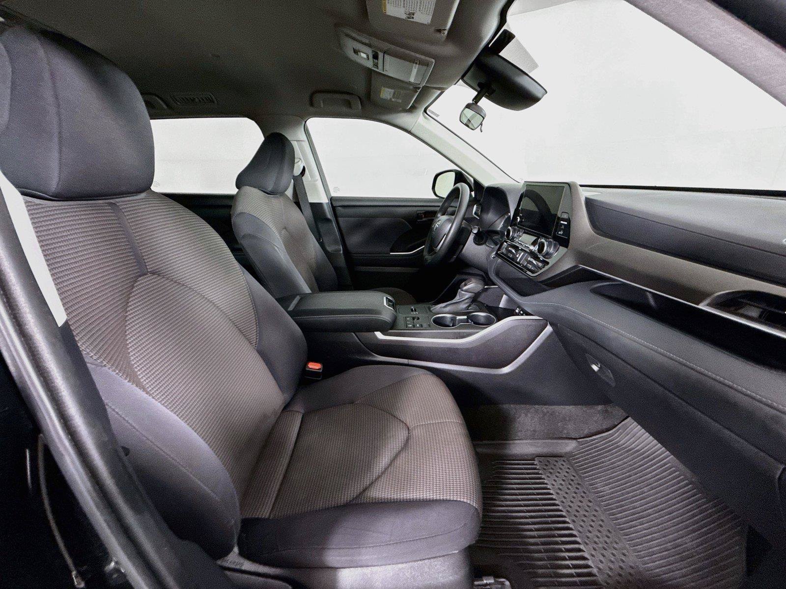 Used 2023 Toyota Highlander L FWD image 38