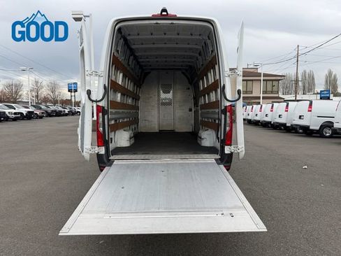 Used 2020 Mercedes-Benz Sprinter 2500 image 29