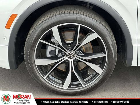 Certified 2024 Volkswagen Tiguan SEL R-Line AWD/4WD image 8