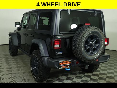Used 2023 Jeep Wrangler Unlimited w/ Convenience Group AWD/4WD image 5
