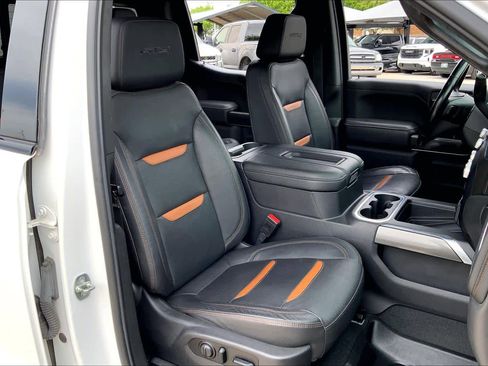 Used 2021 GMC Sierra 1500 AT4 w/ AT4 Value Package AWD/4WD image 9