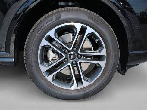 Certified 2025 Audi Q5 Premium w/ Convenience Package AWD/4WD image 15
