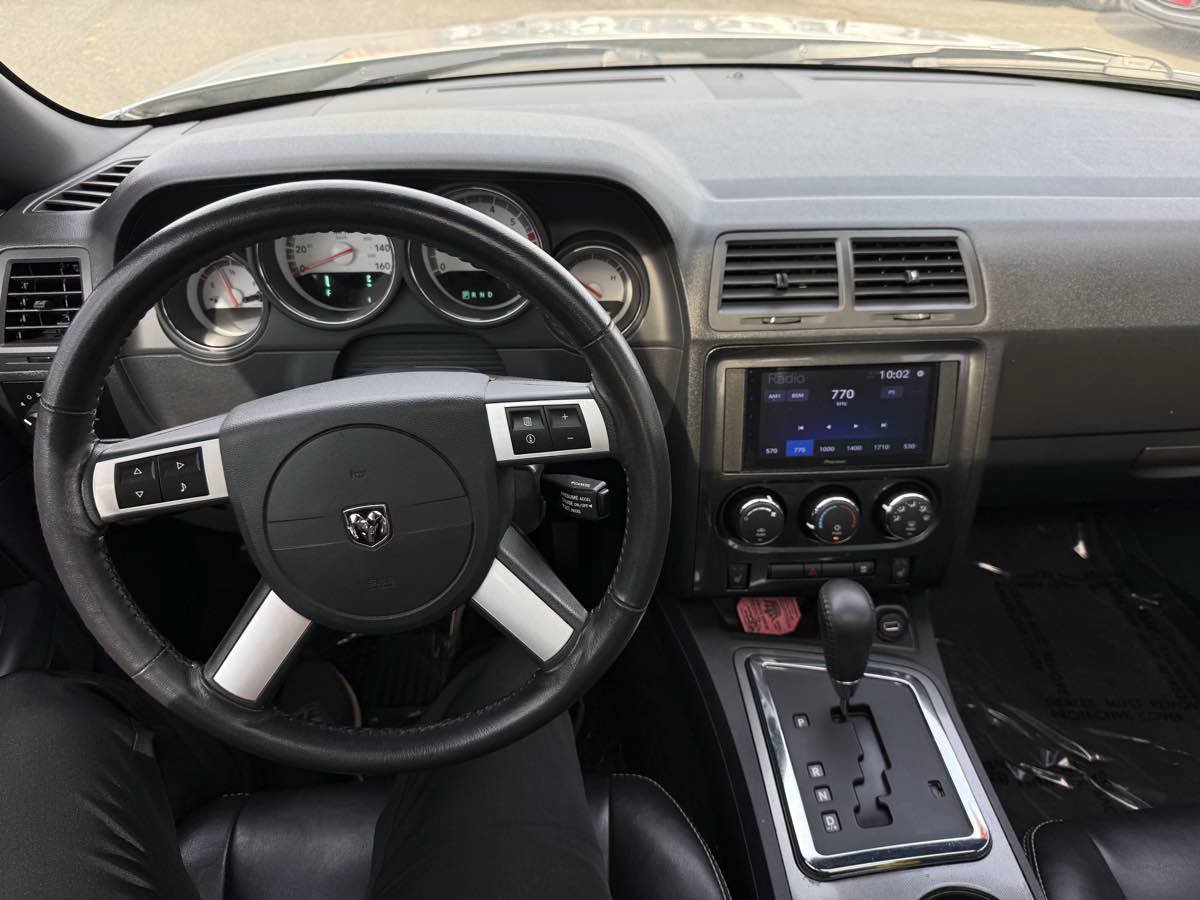 Used 2009 Dodge Challenger R/T RWD image 10