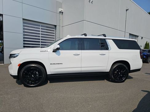 Used 2022 Chevrolet Suburban High Country w/ Premium Package 2 AWD/4WD image 4