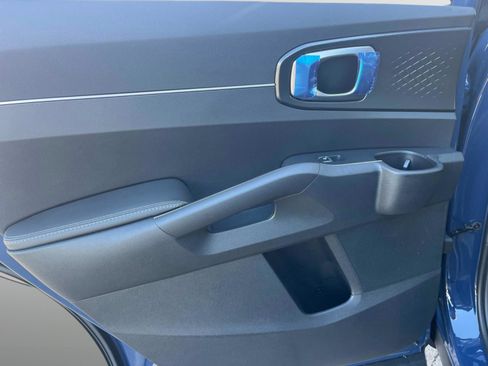 New 2025 Kia Sorento S image 21