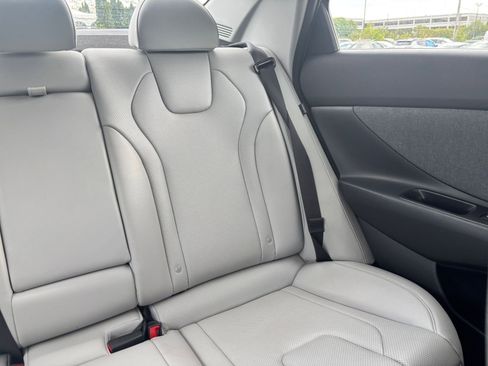 Used 2025 Hyundai Elantra Limited FWD image 36