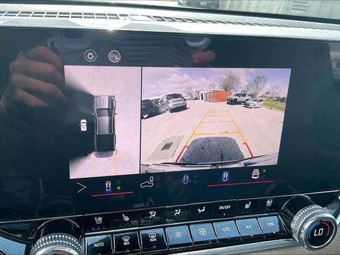 Used 2024 GMC Canyon Denali image 27