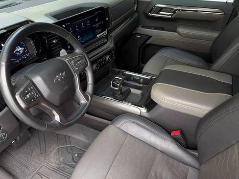 Used 2023 Chevrolet Silverado 1500 ZR2 w/ Technology Package AWD/4WD image 9