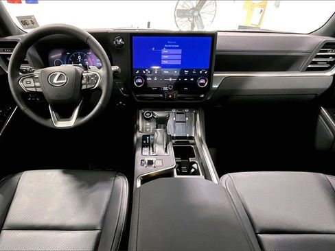 Used 2025 Lexus GX 550 image 7