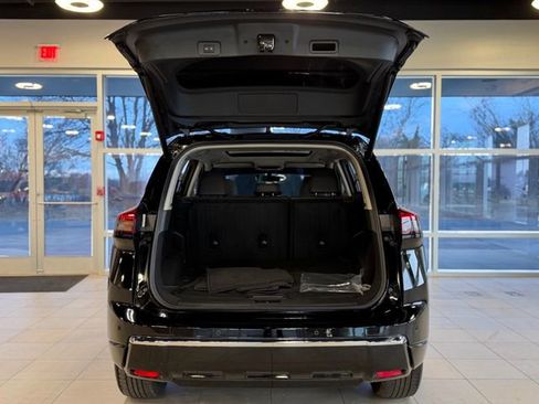 Used 2025 Nissan Rogue Platinum image 35