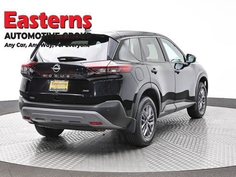 Used 2023 Nissan Rogue S AWD/4WD image 5