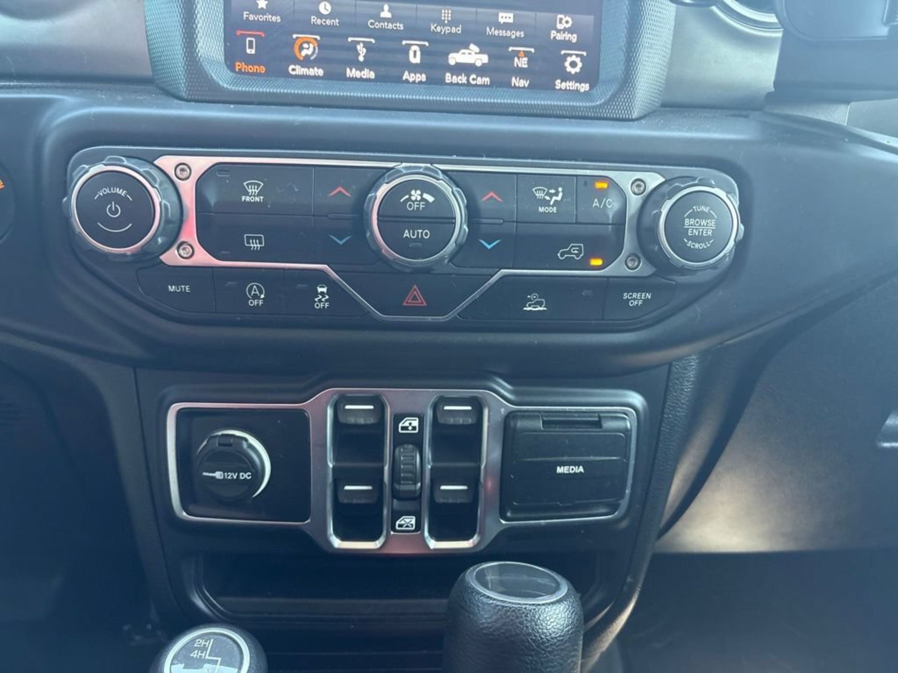 Used 2020 Jeep Gladiator Overland AWD/4WD image 14