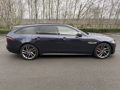 Used 2018 Jaguar XF S image 4