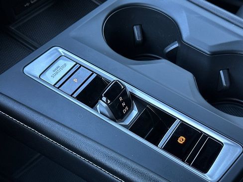 Used 2024 Volkswagen Atlas Cross Sport SE image 20