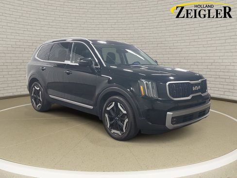 Used 2023 Kia Telluride EX AWD/4WD image 3