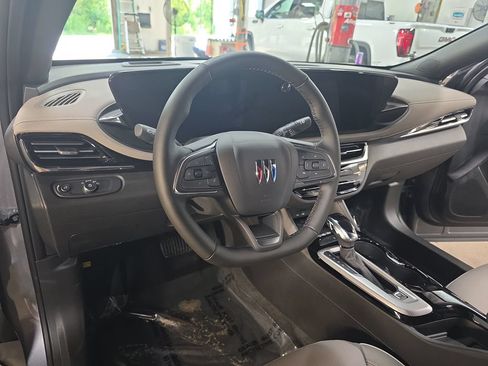 New 2026 Buick Envista Avenir FWD image 15
