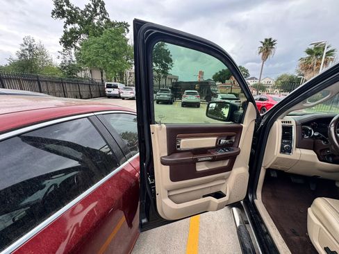 Used 2018 RAM 1500 Laramie image 6