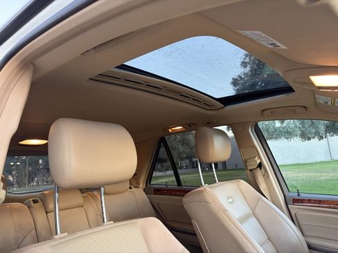 Used 2011 Mercedes-Benz ML 63 AMG 4MATIC image 23