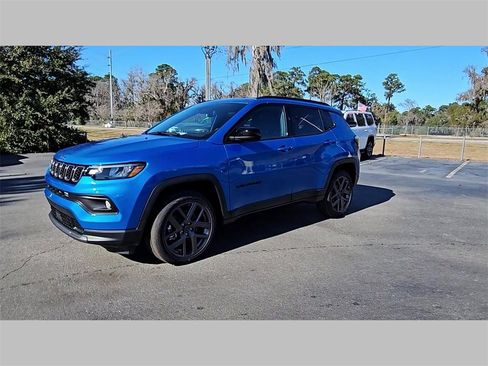 New 2026 Jeep Compass Latitude image 39